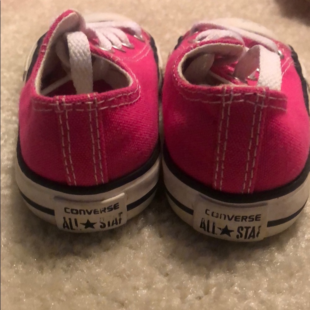 Girls Converse - Picture 2 of 4
